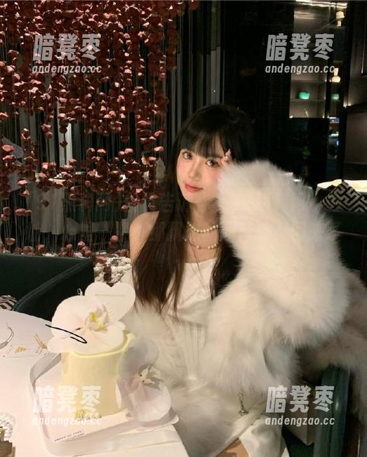 91黑料网 偷偷告诉你“91黑料网”地址,心里一紧,那飘忽的期待感又回来了…