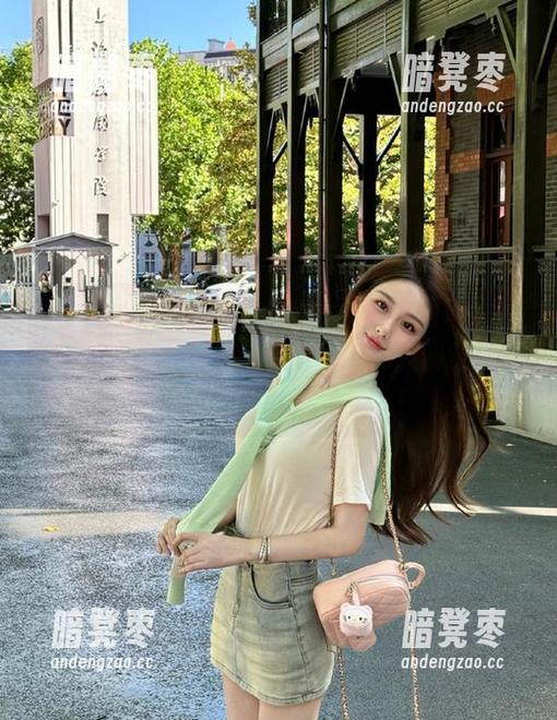 www.51 听人说,www.51cg2.com网站上有段敏感话题,结果我朋友圈全是成年人版的“打小报告”!