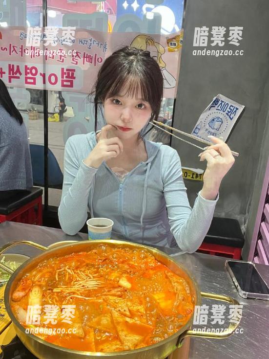 这个zztt21的入口真有意思，进去后没想到一出戏码居然比电视剧还精彩。