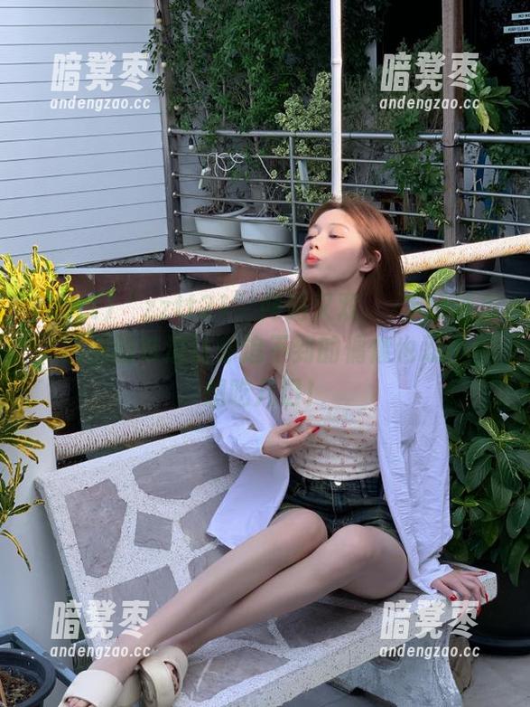 zztt “zztt21”网站又双叒叕上线新瓜,这回的味道让你追不到的偶像也忍不住想吃几口!