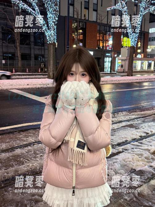 zztt 看“zztt333”视频的我,居然沉迷于隔壁老王的奇葩舞蹈!