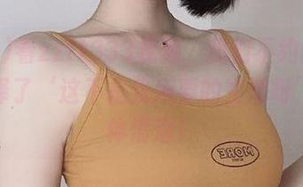 看zztt333视频，我们不约而同地都选择了‘这不是我所要的生活呀’的集体懵逼！