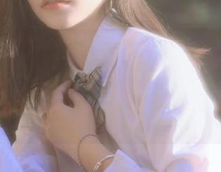 一边登录全网吃瓜，一边像侦探一样查找蛛丝马迹，后来一下脑袋“咣”就撞墙了。