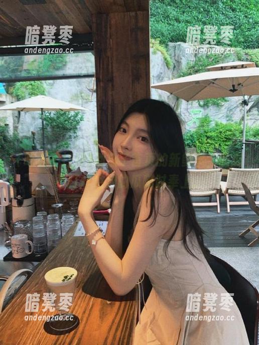 吃瓜不打烊 别忘了首页的新鲜事,吃瓜不打烊免费的瓜随时奉上。
