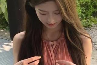 看着吃瓜网红的免费黑料，脑海里忍不住泛起大戏上演的画面……