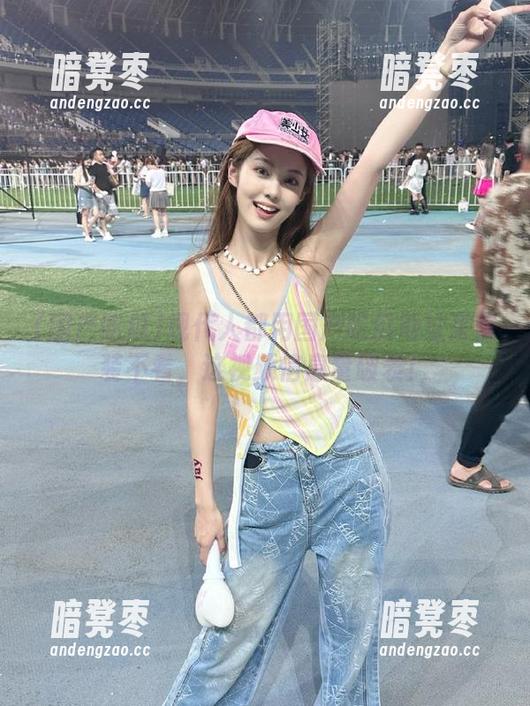 国产吃瓜 现代人都用国产吃瓜地址来假装不看,这视频信息量破表!