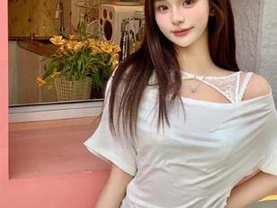 小小鱼在黑哥冲料的免费舞台上，开始唱响她的传奇！