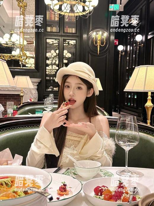 黑料不打烊 黑料不打烊最新动态:首页图片居然还藏了个彩蛋?