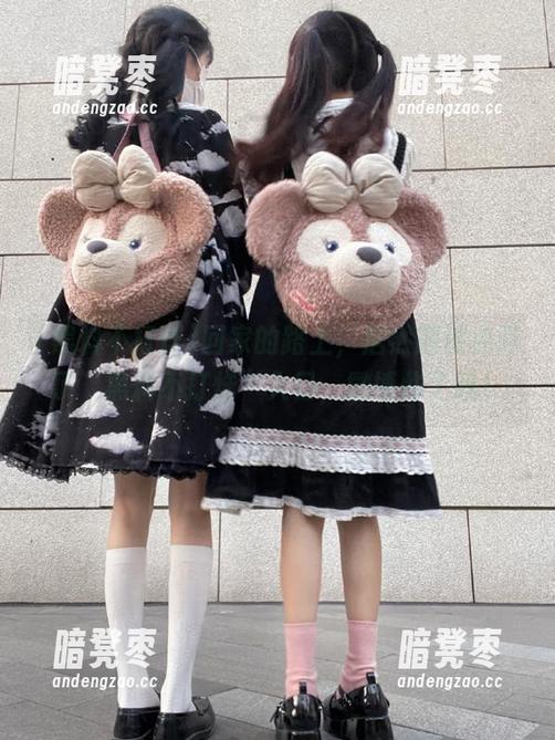 黑料不打烊 回家的路上,居然顺便点开了“黑料不打烊”入口,微博炸了哦!