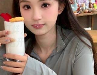 黑料不打烊——正能量的入口永远开放，撒点糖也是不错滴