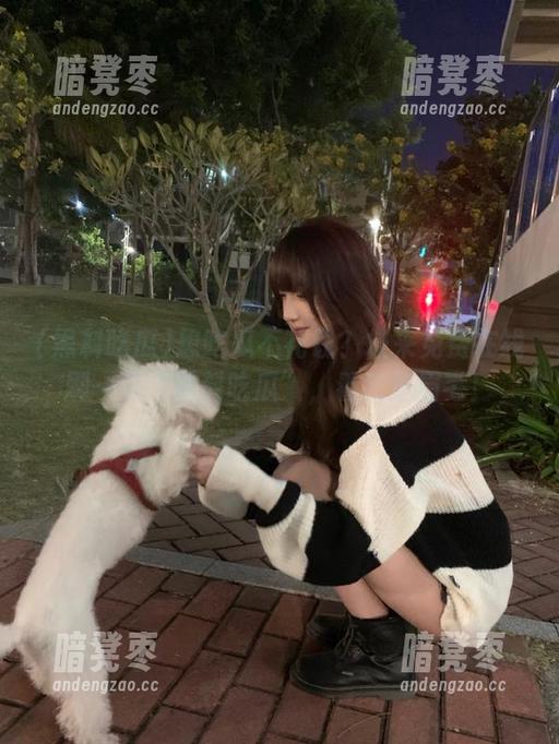黑料吃瓜 想吃瓜不花钱?快来免费在线刷一下“黑料吃瓜”,看我抠眉毛!