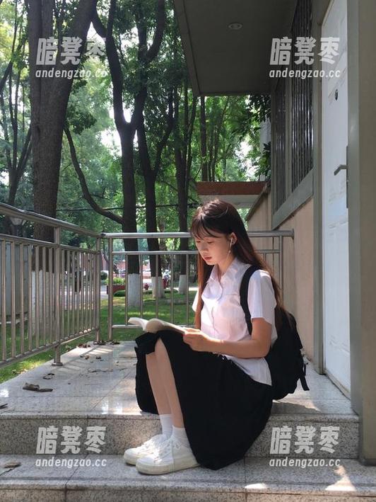 黑料吃瓜网 最新“黑料吃瓜网”:在线观看那种你忘不了的巴掌大瓜