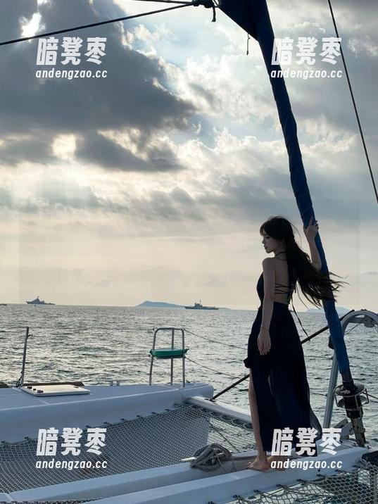 “黑料正能量index”ios版的火热程度，让我有种想深夜小吃瓜的冲动，ohmygod，太魔性！