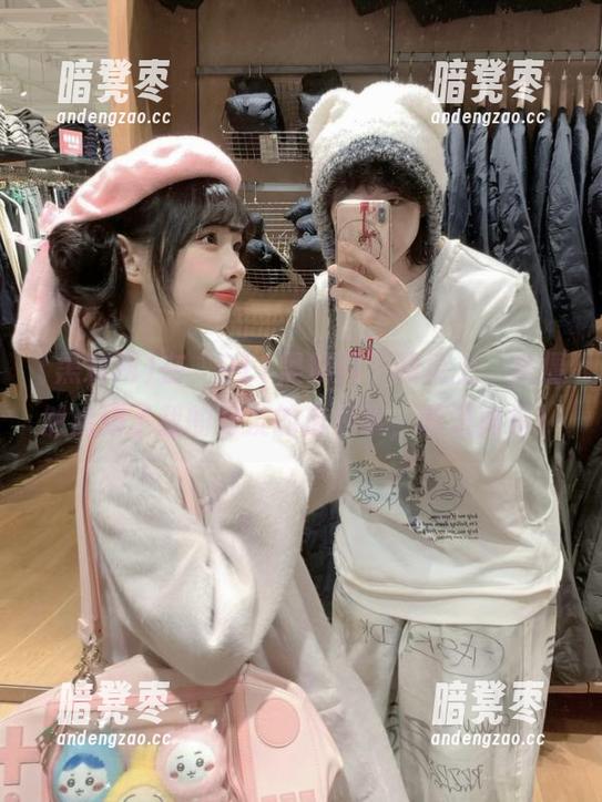 在“911黑料网”网页上，我偶然点到了我的好友的麻烦事，味道真怪！