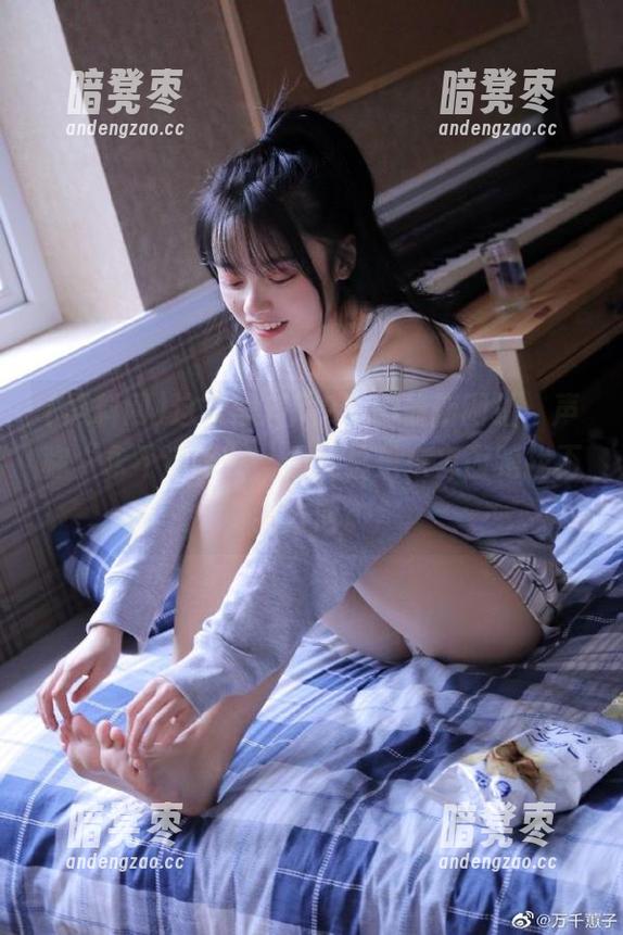 黑料网 这条黑料网2025最新网址,声称“永不迷路”,但我总是东奔西跑找不到方向。